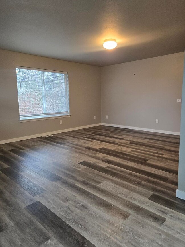 Foto del edificio - 702 E Street