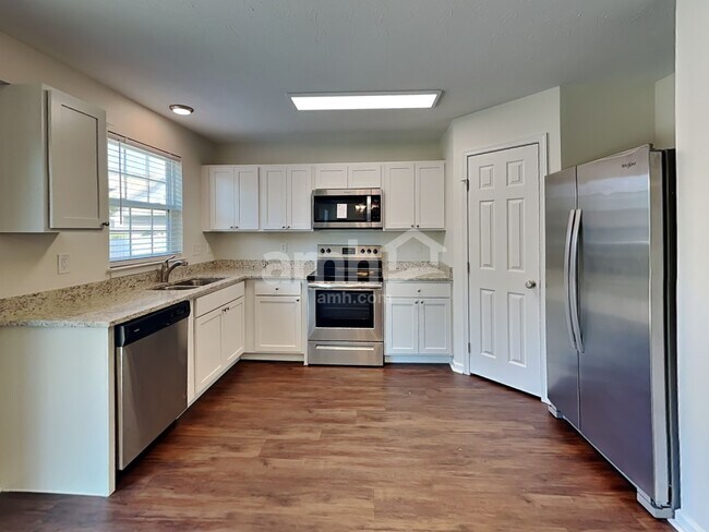 Foto del edificio - 485 Pewter Hill Ct