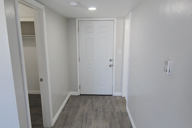 Building Photo - 3247 W Century Blvd