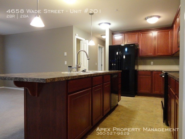 Building Photo - 4658 Wade St #201