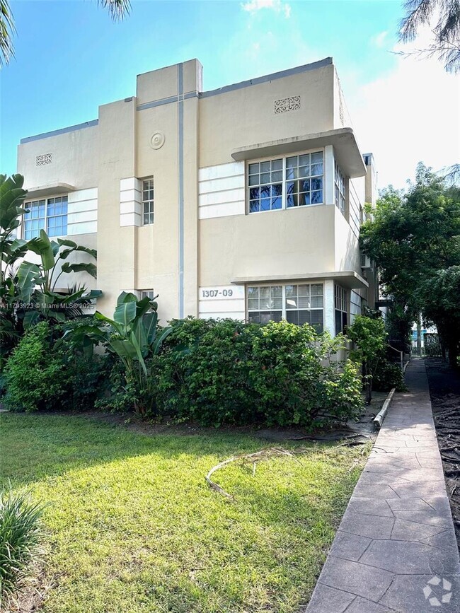Building Photo - 1309 Euclid Ave