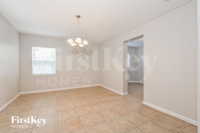 Building Photo - 1407 Chilean Ln