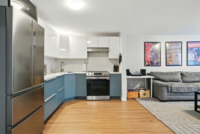 Foto del edificio - 100 E Brookline St