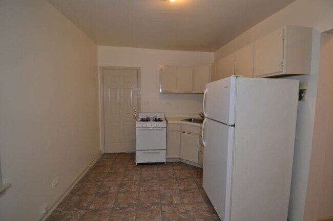 Building Photo - 5748 N Winthrop Ave