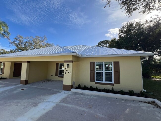 2/2 Duplex / New Construction - 2/2 Duplex / New Construction House