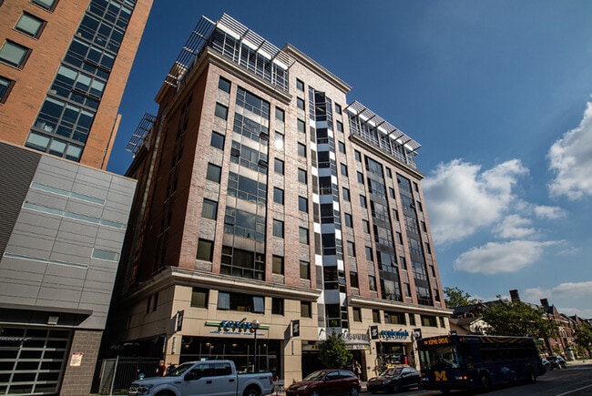 Building Photo - Z Place Apartments