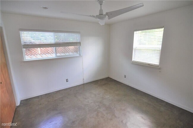 Building Photo - 2 br, 1 bath Condo - 1909 Leona St Apt 101