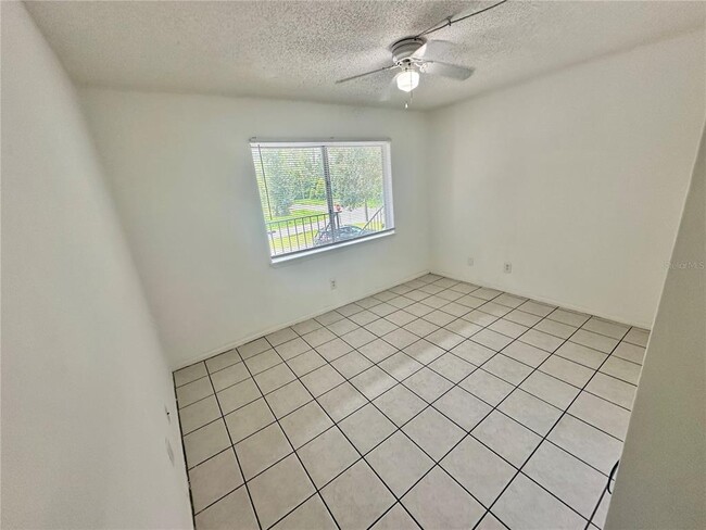 Building Photo - 2550 S Park Ave