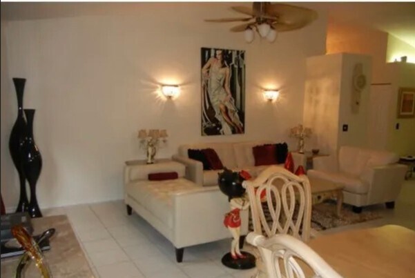 Foto del edificio - 4135 NW 35th St