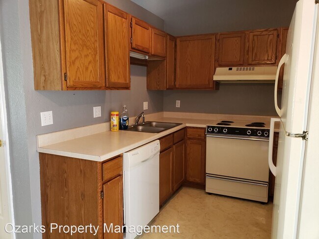 Building Photo - 2 br, 1 bath House - 405 RED MAPLE