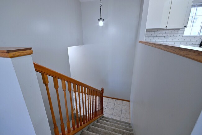 Foto del edificio - 19 E Pineview Dr
