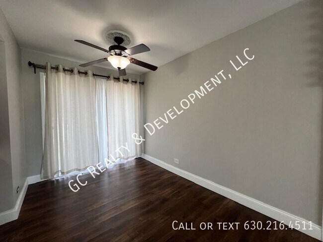 Building Photo - ***MUST SEE - RECENTLY REMODELED STREAMWOO...