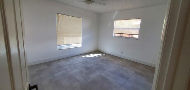 Foto del edificio - 2872 N Dixie Hwy