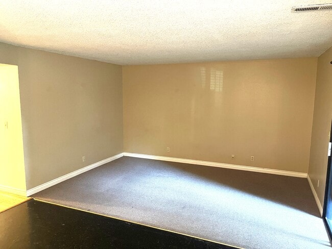 Foto del edificio - 1412 N Cherry St