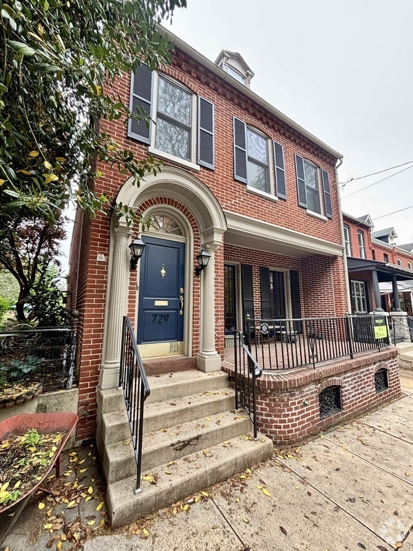 Building Photo - 729 E Orange St