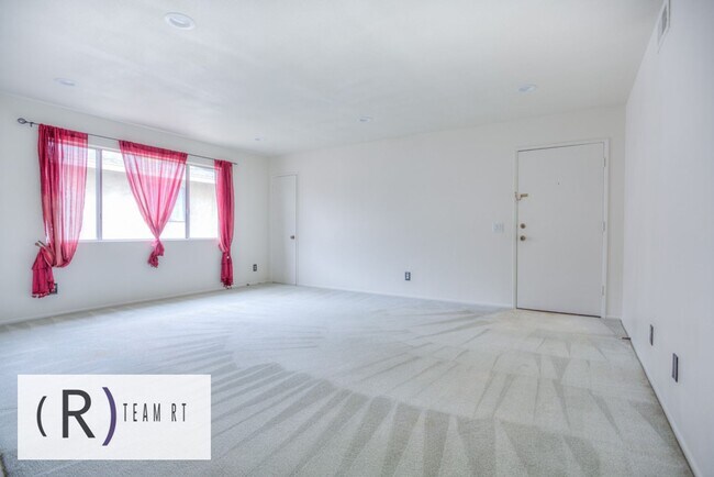 Building Photo - Charming North Alhambra Condo | Bordering ...