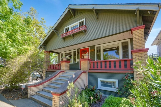 Building Photo - Mid Town 2 Bedroom 2 Bathroom 1260 Sqft. B...