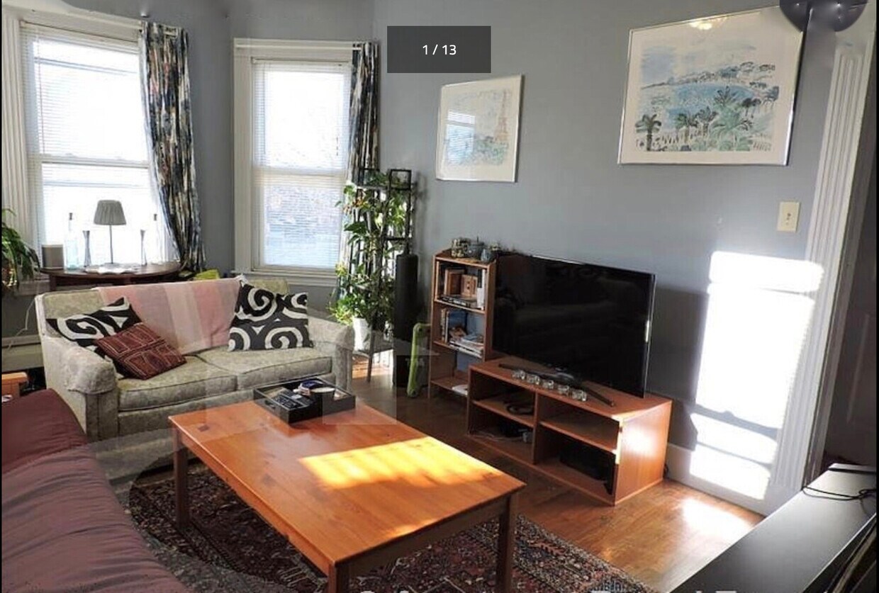 Primary Photo - 204 River St