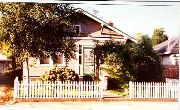 Building Photo - 806 6th St