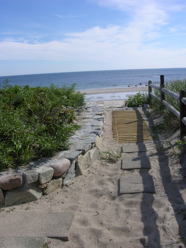 The path to the beach - 10 Jackson St