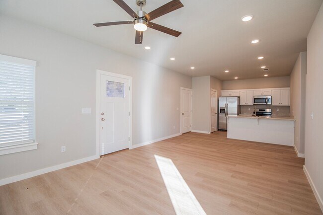 Foto del edificio - ***22 E. Retriever Street Unit 1***