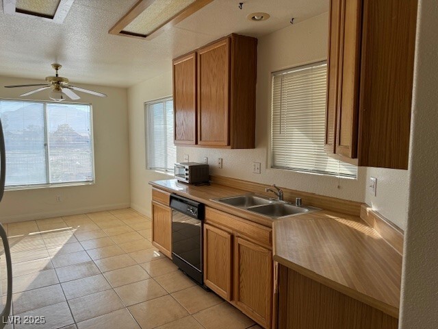 Building Photo - 1561 Linnbaker Ln