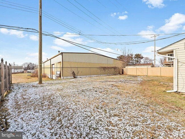 Building Photo - 10 Blue Ridge Dr