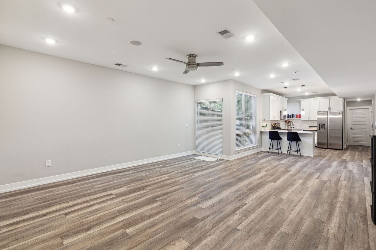 2 bed/ 2 bath Unit Francisville House Rental in Philadelphia, PA