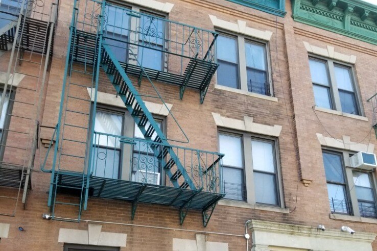 Primary Photo - 270 68th St