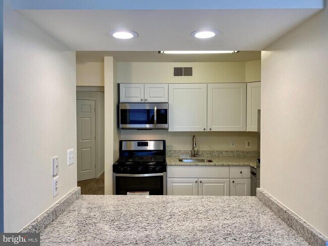 Foto del edificio - 4733 Bradley Blvd