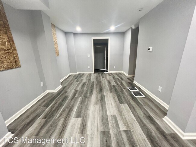 Building Photo - 3 br, 1.5 bath House - 500 East Queen Lane...