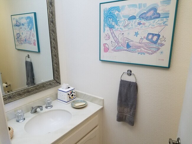 Foto del edificio - Large 1 Bed/1.5 Bath in Laguna Woods ( 55+ community)