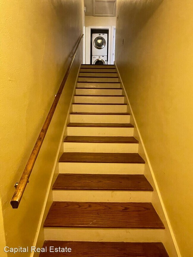 Foto del edificio - 2 br, 1 bath House - 1717 NW 17th St Upstairs