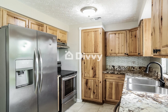 Building Photo - 327 BONNLYN DR, ORANGE PARK, FL 32073
