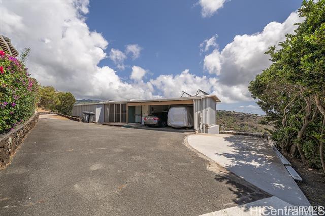 Building Photo - 1671 Kanalui St