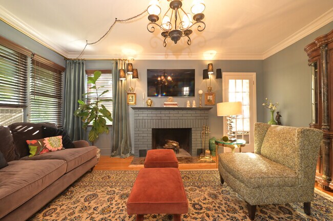 Living Room - 32 Franklin Ave