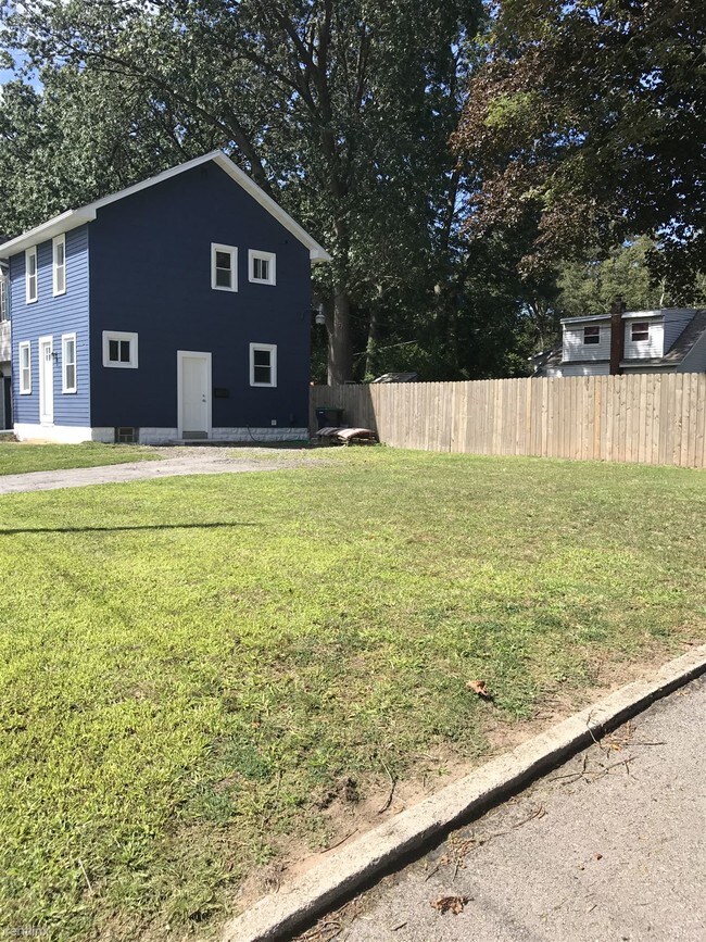 Building Photo - 58 Bayton Dr