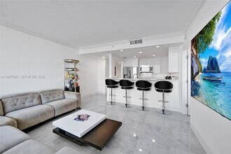 Building Photo - 3350 SW 27th Ave