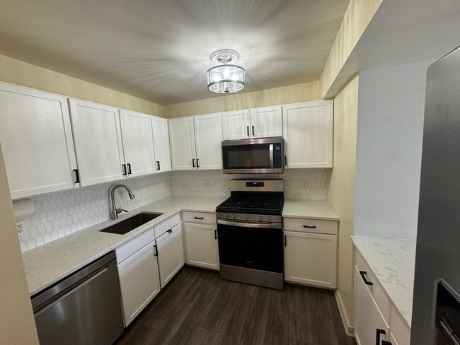 Updated kitchen - 800 4th St SW
