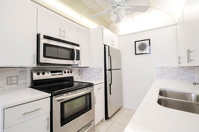 Photo - 3035 Exeter Apartment