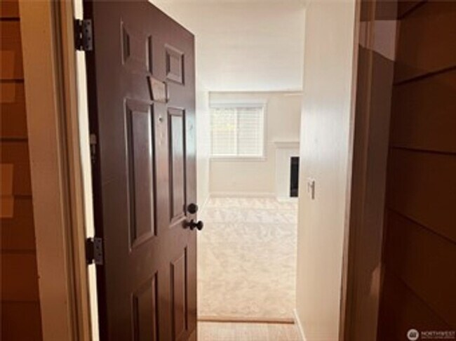 Building Photo - 2bd/1ba Kirkland Condo