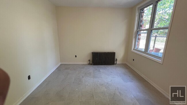 Building Photo - GUT RENOVATED 1 BEDROOM  EAST 40 STREET/ P...