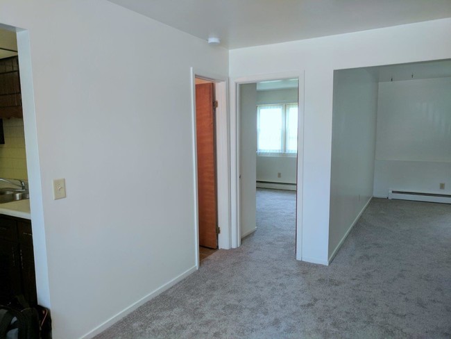 Hall - 507 Pasadena Ave