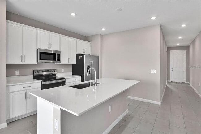 Building Photo - 830 Ballantyne Dr