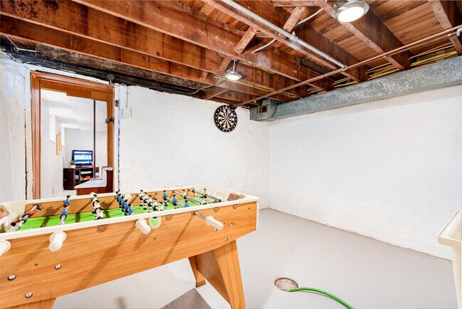 Foto del edificio - 5336 Northrup Ave