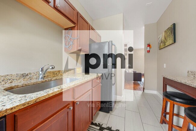 Foto del edificio - 265 E Northwood Ave