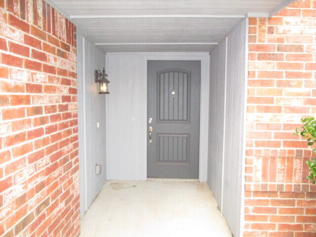 Building Photo - 12409 Edison Dr