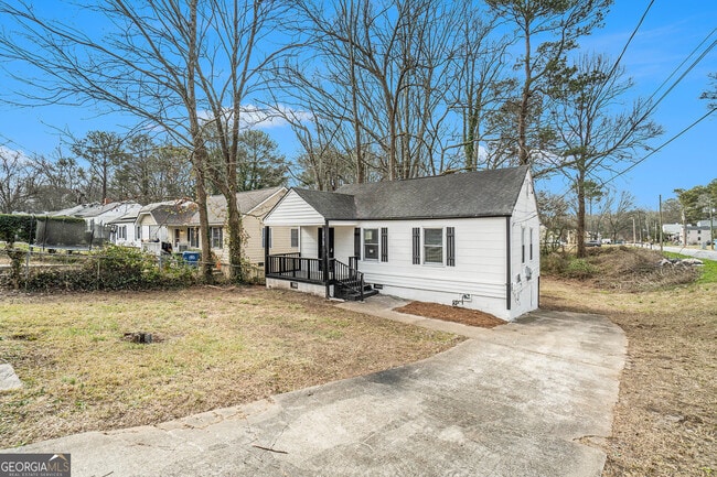 Building Photo - 973 Lawton St SW