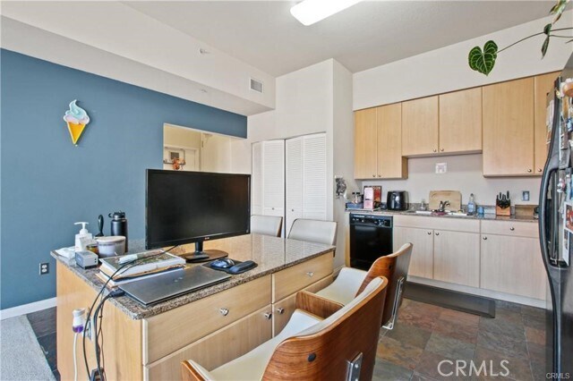 Building Photo - 388 E Ocean Blvd