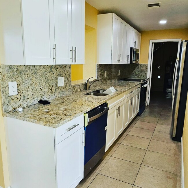 Foto del edificio - 491 W 33rd St